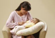 Jastuk za dojenje – čemu služi, kako odabrati najbolji i gdje kupiti? Jastuk za dojenje - čemu služi, kako odabrati najbolji i gdje kupiti