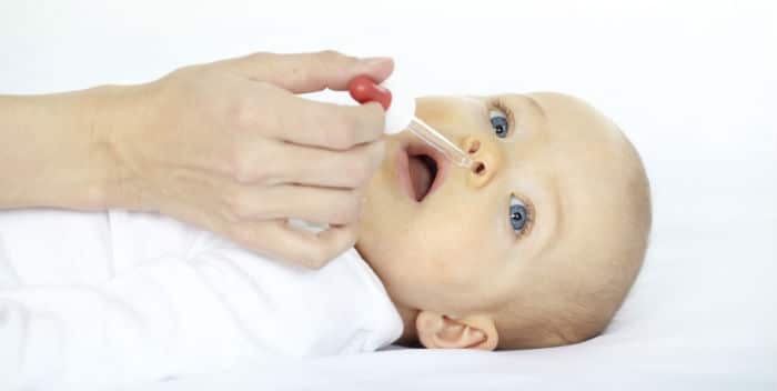 Fiziološka otopina - kako može pomoći bebi?