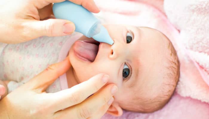Začepljen nos kod beba - uzroci i kako pomoći bebi?