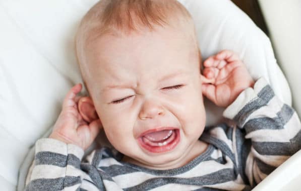 Začepljen nos kod beba - uzroci i kako pomoći bebi?