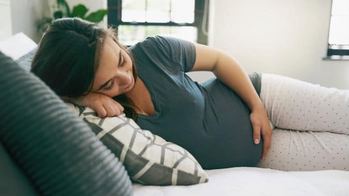Spavanje na desnom boku u trudnoći