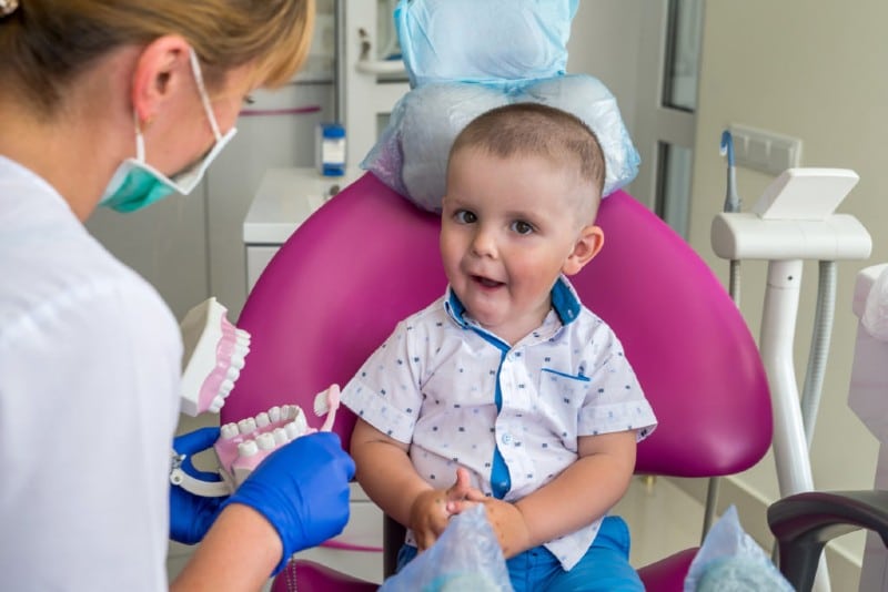 Kako se pripremiti za djetetov prvi odlazak stomatologu?